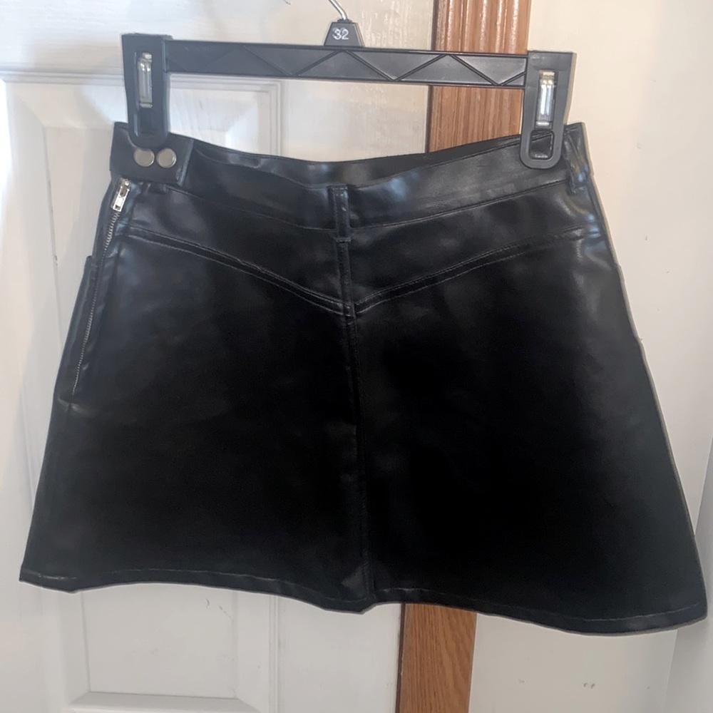 Paris Blues leather skirt, size 5, worn a couple of times.